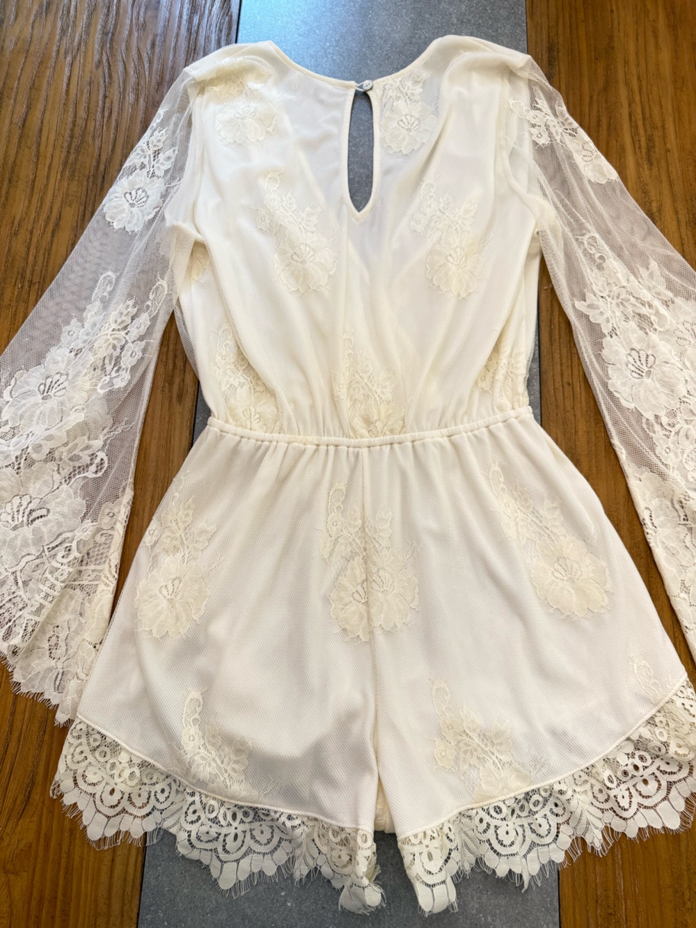 Show Me Your MuMu Loretta Romper White Ivory Lace Bell Sleeve Romper XL - Picture 5 of 16